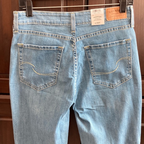 Levi Mid Rise Slim Boyfriend jeans - Picture 10 of 15